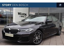 Sophistograu brillianteffect (grijs metallic) Gebruikt 2023 BMW 530e Comfort Edition Sedan | € 45.750 (Iets duurder)