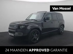 Santorini black (donker zwart)light oyster Gebruikt 2024 Land Rover Defender HSE Dynamic SUV | € 99.785 (Goede deal)