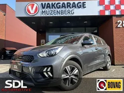 Grijs Gebruikt 2021 Kia Niro Comfort SUV | € 21.445 (Eerlijke prijs)