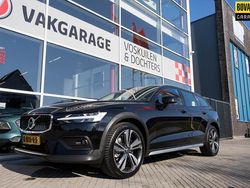 Zwart Gebruikt 2021 Volvo V60 CC Pro Stationwagen | € 40.450