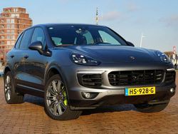 Grijs Gebruikt 2015 Porsche Cayenne S E-Hybrid SUV | € 24.500