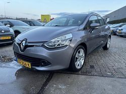 Grijs (metallic) Gebruikt 2014 Renault Clio GrandTour Dynamique Stationwagen | € 3.250 (Super prijs)