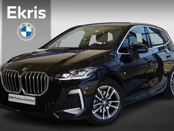 Saphirschwarz metallic (zwart metallic) Gebruikt 2024 BMW 218 Active Tourer Comfort Edition MPV | € 39.900 (Duur)