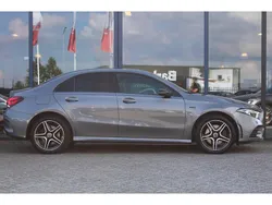 Grijs Gebruikt 2021 Mercedes A250 Business Sedan | € 26.900 (Goede deal)