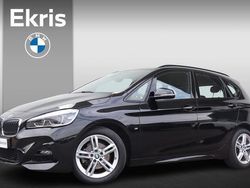 Zwart Gebruikt 2019 BMW 218 Executive Stationwagen | € 19.900 (Eerlijke prijs)