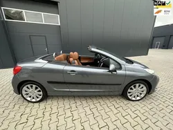 Grijs Gebruikt 2007 Peugeot 207 CC Sport Cabriolet | € 1.999