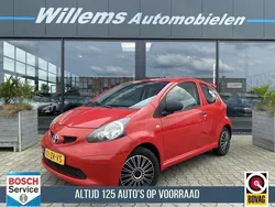 Rood Gebruikt 2008 Toyota Aygo Hatchback | € 2.350 (Eerlijke prijs)