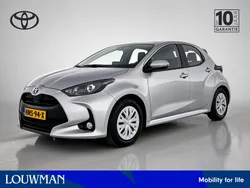 Grijs Gebruikt 2024 Toyota Yaris Hybrid Active Hatchback | € 22.945 (Eerlijke prijs)