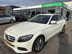 Wit (metallic) Gebruikt 2016 Mercedes C350e Sedan | € 20.750 (Goede deal)