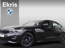 Zwart Gebruikt 2021 BMW 330e M Sport Sedan | € 35.900 (Goede deal)