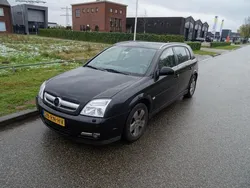 Zwart Gebruikt 2005 Opel Signum Elegance Stationwagen | € 1.695