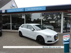 Wit Gebruikt 2017 Audi A3 Design Hatchback | € 16.980 (Eerlijke prijs)