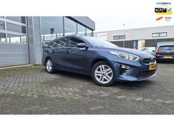 Blauw Gebruikt 2020 Kia Ceed Hatchback | € 12.899 (Eerlijke prijs)