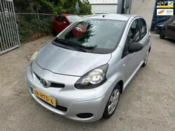 Grijs Gebruikt 2009 Toyota Aygo Hatchback | € 2.499 (Eerlijke prijs)