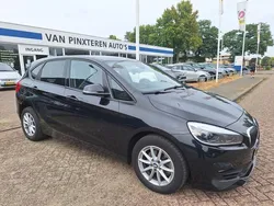 Zwart Gebruikt 2018 BMW 218 Executive Stationwagen | € 16.950 (Goede deal)