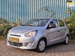 Grijs, metallic lak Gebruikt 2014 Mitsubishi Space Star Inform Hatchback | € 2.950 (Eerlijke prijs)