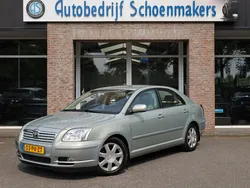 Groen Gebruikt 2005 Toyota Avensis Sol Hatchback | € 3.850 (Eerlijke prijs)