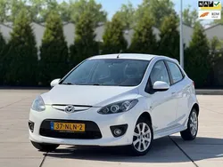 Wit Gebruikt 2010 Mazda 2 Hatchback | € 5.950 (Iets duurder)