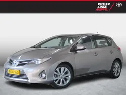 Bruin Gebruikt 2013 Toyota Auris Hybrid Executive Hatchback | € 9.750 (Eerlijke prijs)