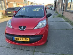 Rood Gebruikt 2008 Peugeot 107 Hatchback | € 2.750 (Eerlijke prijs)