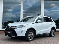 Wit (metallic) Gebruikt 2025 Suzuki Vitara SUV | € 26.350