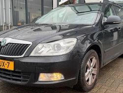 Zwart Gebruikt 2013 Skoda Octavia Business Line Stationwagen | € 3.495 (Eerlijke prijs)