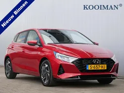 Rood Gebruikt 2023 Hyundai i20 Premium Hatchback | € 20.950 (Eerlijke prijs)