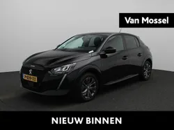 Zwart Gebruikt 2021 Peugeot e-208 Allure Hatchback | € 15.900 (Super prijs)