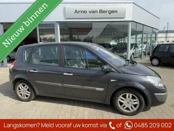 Grijs, metallic lak Gebruikt 2005 Renault Scénic II Luxe MPV | € 2.499 (Eerlijke prijs)