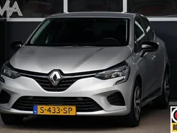 Grijs Gebruikt 2023 Renault Clio V Equilibre Hatchback | € 15.950 (Goede deal)