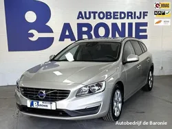 Bruin Gebruikt 2017 Volvo V60 Summum Stationwagen | € 15.995 (Eerlijke prijs)