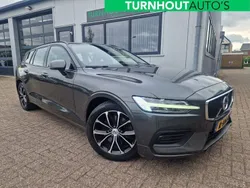 Grijs, metallic lak Gebruikt 2021 Volvo V60 Momentum Stationwagen | € 23.895 (Super prijs)