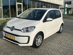Wit Gebruikt 2017 VW up! move up! Hatchback | € 5.950 (Eerlijke prijs)
