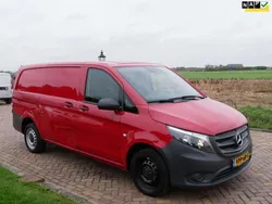Rood Gebruikt 2022 Mercedes Vito MPV | € 8.599