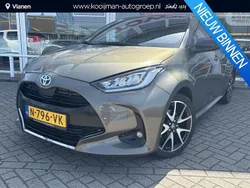 Groen Gebruikt 2022 Toyota Yaris Hybrid Executive Hatchback | € 24.950 (Eerlijke prijs)