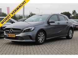 Grijs Gebruikt 2017 Mercedes A180 Business Hatchback | € 15.900 (Eerlijke prijs)