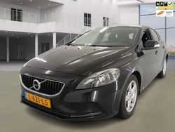 Zwart Gebruikt 2017 Volvo V40 Momentum Stationwagen | € 7.950 (Goede deal)