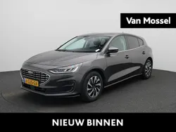 Grijs Gebruikt 2022 Ford Focus Style Hatchback | € 17.900 (Goede deal)