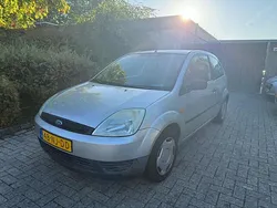 Grijs Gebruikt 2003 Ford Fiesta Celebration Hatchback | € 1.250 (Eerlijke prijs)