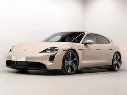 Koffiebeige metallic Gebruikt 2024 Porsche Taycan Sport Turismo Sedan | € 99.750