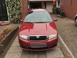 Rood Gebruikt 2006 Skoda Fabia Stationwagen | € 750 (Eerlijke prijs)