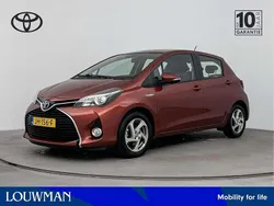 Rood Gebruikt 2016 Toyota Yaris Hybrid Hatchback | € 14.750 (Eerlijke prijs)