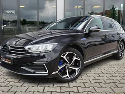 Zwart Gebruikt 2021 VW Passat Business Stationwagen | € 22.900 (Goede deal)
