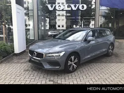 Thunder grey Gebruikt 2022 Volvo V60 Momentum Stationwagen | € 31.995 (Super prijs)