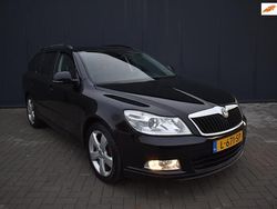 Zwart (metallic) Gebruikt 2010 Skoda Octavia Ambition Stationwagen | € 4.950 (Eerlijke prijs)