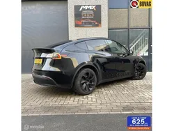 Zwart Gebruikt 2023 Tesla Model Y Long Range SUV | € 38.999 (Goede deal)