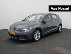 Grijs Gebruikt 2022 VW Golf VIII Life Hatchback | € 18.900 (Goede deal)