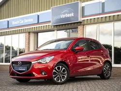Rood Gebruikt 2015 Mazda 2 Hatchback | € 12.440 (Eerlijke prijs)