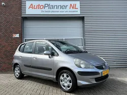 Grijs Gebruikt 2005 Honda Jazz Cool Hatchback | € 3.944 (Eerlijke prijs)