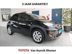 Zwart Gebruikt 2024 Toyota Aygo Hatchback | € 17.899 (Eerlijke prijs)